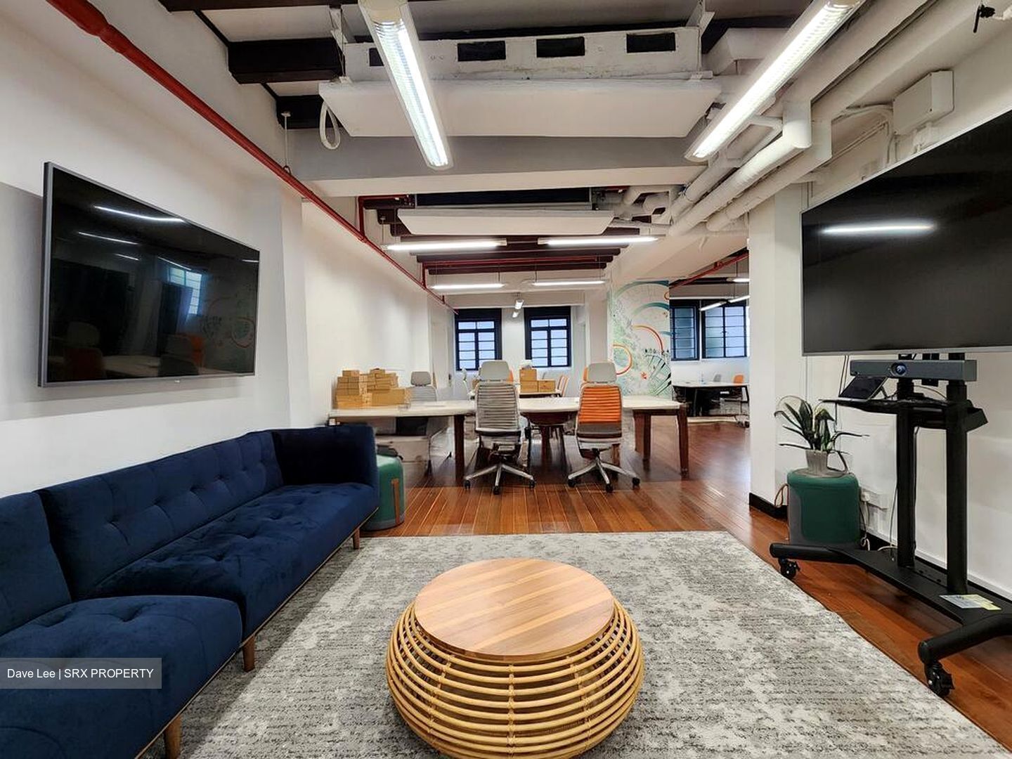 Far East Square (D1), Office #524138071